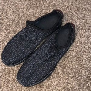 FAKE yeezys